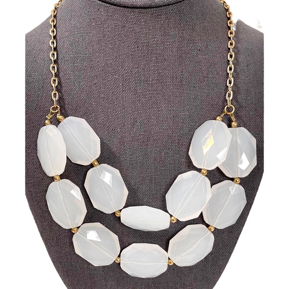 ❤️ Layered White Opaque Acrylic Beaded Statement Necklace